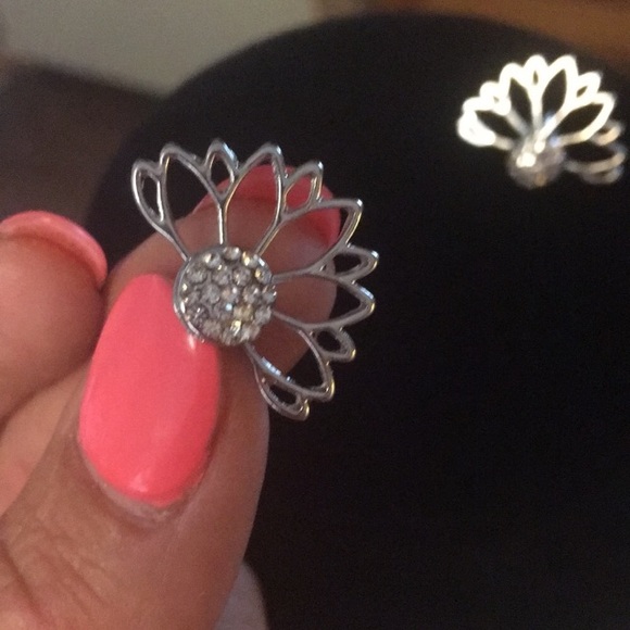 2/$20 super cute silver lotus earrings - Picture 4 of 6
